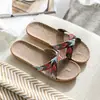 Chinelos Cruzados de Linho de Verão para Casais Femininos Casa Interna Silenciosos Chinelos de Solado Macio para Sapatos de Casa Masculinos