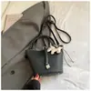 Bolsa de mão retrô da moda para mulheres, nova bolsa transversal para o dia a dia primavera 2026, bolsa tote pequena de alto valor, bolsa saco