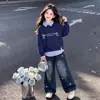 Moda Coreana Moda para Niñas Diseño de Principios de Otoño Sentido de la Personalidad Sudadera con Capucha de Retazos Rayados Solapa Conjunto Versátil de Pantalones Vaqueros Estilo Coreano