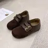 Moda Suela blanda con zapatos bajos de una sola pieza Birkenstock para mujer Otoño 2026 Zapatos Nuevos Punta redonda Falda Ligeros Fondo plano