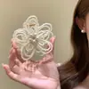 Pinza para el Cabello de Flor de Perla Hueca Estilo Francés 2026 para Mujer, Pinza de Tiburón de Alta Gama para Peinados Recogidos, Accesorio para el Cabello