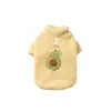 Nueva ropa de otoño e invierno para mascotas con accesorio para correa, apliques 3D con temática de frutas, ropa de dos patas de forro polar para gatos y perros, al por mayor