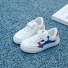 Zapatos deportivos antideslizantes resistentes al desgaste para niños 2026 nuevo modelo de verano zapatillas deportivas cómodas de suela blanda para niñas zapatos casuales para niños