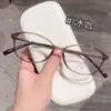 Nuevas Gafas Ovaladas Nerd de Armazón Grande de Moda de Danyang Wholesale para Mujer con un Toque de Alta Gama, Realzando la Piel Clara, Disponibles con Graduación