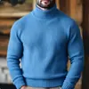 Nuevo suéter de punto elástico de moda para hombre en stock para comercio exterior transfronterizo, suéter de cuello alto de color sólido con rayas verticales, corte slim europeo y americano
