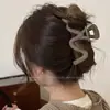 Pinza para el cabello ondulada esmerilada para mujer grande 2024 nuevo temperamento de alta gama pinza de tiburón pasador para la parte posterior de la cabeza accesorios para el cabello