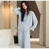 Pijama jacquard de algodão stretch de alta qualidade para mulheres no atacado, novo estilo de outono, manga longa, calça longa, cardigã, roupa de casa, pode ser usado fora