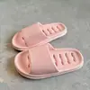 Venta Caliente Desagüe de Baño Hotel Dormitorio Zapatillas Ligeras para el Hogar para Mujer Antideslizantes Todas las Estaciones Sensación Cómoda Zapatillas Frescas