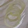 Venta al por mayor de fábrica productos de alta calidad hielo alto a través de astilla de hielo pequeña pulsera de hielo de cuarzo jade femenina delgada redonda pulsera de belleza