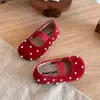 Sapatos pequenos de couro estilo francês ins Novo Estilo Primavera e Outono Versão Coreana Sapatos de Princesa de Veludo Pérola para Meninas Sapatos de Solado Macio