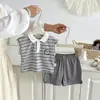 Conjunto de Verão para Meninos Estilo Coreano Colete Listrado Sem Mangas Shorts Casuais Conjunto de Duas Peças Fino para Bebês e Crianças Pequenas