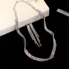 Conjunto vintage de brincos e colar de borla torcida cravejados de diamantes, corrente de clavícula de luxo leve de alta qualidade, estilo palaciano para mulheres
