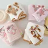 Venta al por mayor del fabricante juego de toallas de baño, toalla de playa, toalla bordada de dibujos animados de Disney LinaBell, Tigger, Oso Duffy