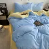 Conjunto de Quatro Peças de Cama de Veludo Leite Outono e Inverno Solteiro Espessado Dupla Face Capa de Edredom de Veludo Coral Conjunto de Três Peças de Lençóis de Flanela