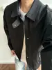 Chaqueta holgada de hombre estilo retro americano para primavera y otoño, con retazos de cuadros marrones, estilo aviador de alta gama y moderno.