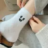 Calcetines de Terciopelo de Visón, Engrosados y Forrados de Felpa para Invierno, Calcetines Cálidos para Dormir y Piso, Compañía de Calcetines Zhuji, Calcetines Blancos Bordados Originales para Mujer
