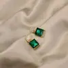 Brincos de Zircônia Esmeralda 2026 Novo Estilo Popular para Mulheres, Elegantes e de Alto Padrão, Luxo Leve, Brincos Retrô de Nicho