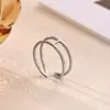 Anillo de luna de ópalo de acero inoxidable platino 18K europeo y americano, joyería transfronteriza, accesorios elegantes y de alta gama para mujer
