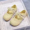 Novos Sapatos de Couro com Renda para Crianças na Primavera de 2026 para Meninas, Mocassins Doces para Crianças Pequenas, Sapatos de Solado Macio