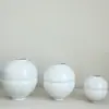 Jarrón Redondo Blanco Adornos de Alta Calidad Adornos de Flores para Sala de Estar Cerámica Cruda Retro Tarro de Luna Decoración Zen para Casa de Huéspedes