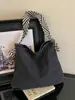 Colección nueva 2026: bolso de mano de alta gama, estilo vintage, de nicho para mujer, con una estética casual y relajada, diseño versátil, construcción ligera y gran capacidad