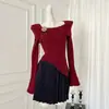 Otoño e invierno 2024 nuevo estilo francés hombros descubiertos manga larga oreja de madera adelgazante ajuste ceñido estilo hermana real jersey top mujer