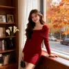 Vestido Suéter de Tricô com Laço Ombro a Ombro Coreano para Mulheres, Novo Estilo Primavera 2026, Vestido Base Petite