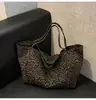 Bolsa Tote Estilo Coreano Ins Retrô Estampada de Leopardo 2026 Nova Artística de Ombro Único Sob o Braço Bolsa de Lona para Estudante de Ombro Único Tendência