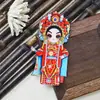 Ímãs de Geladeira de Madeira com Personagens de Tendência Nacional em Estoque, Lembranças Turísticas Criativas Apresentando 56 Grupos Étnicos, Designs de Imperador e Imperatriz, Venda por Atacado a Partir de Uma Peça
