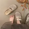Nuevas Pantuflas de Mujer para Primavera/Verano 2026, Semi-Cerradas, con Diseño Hueco y Pedrería, Boca Baja, que Aumentan la Altura, Estilo Slip-On