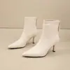 Botas Slim de Salto Alto Bico Fino para Mulheres 2026 Novo Estilo Estilo Francês Salto Agulha Sexy Zíper nas Costas Botas de Moda Botas Curtas Elásticas