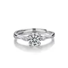 Anillo de Cobre de Alta Gama con Seis Garras y Diamante Simulado para Mujer, Estilo de Pareja Simple y a la Moda, Zircón para Propuesta, Boda, Anillo Abierto Falso al por Mayor