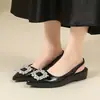 Sandálias Femininas Fechadas na Ponta com Fivela de Strass, Salto Baixo, Para Uso Externo, Novidade Verão 2026 Estilo Francês, Adequadas para Combinar com Vestidos, Bico Fino, Costas Abertas