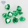 Huagang Gems Anel de Diamante Cravejado Forma de Coração Pedra Solta Nano Verde Esmeralda Sintética Resistente a Altas Temperaturas Venda por Atacado