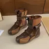Nueva colección de moda de otoño: Botas Martin elegantes, de nicho, con correas, diseñadas para mujer, versátiles y fáciles de combinar, Botas retro de media pantorrilla 2026