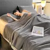 Lujo ligero, engrosada, manta de terciopelo de leche de doble cara, manta de franela de invierno, cubierta de sofá para aire acondicionado, manta para siesta en la oficina