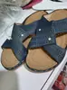 Chinelos de Moda de Verão para Mulheres para Comércio Exterior, Sapatos Slip-On Vazados para Uso Externo, Sandálias Anabela Casuais, Sapatos de Praia Transfronteiriços de Tamanho Grande para Mulheres