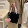 Bolso de Peluche Cherry Girl para Mujer 2026 Primavera/Verano Nuevo de Moda Elegante de Piel con Cadena Bolso Cruzado tipo Cubo