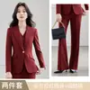 Atacado transfronteiriço de trajes profissionais da moda para outono e inverno: Conjunto de três peças feminino com blazer de manga longa e gola de terno pequena, colete e calça
