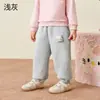 Pantalones infantiles JQ Jingqi 2026 otoño nuevo estilo forrados de forro polar cálidos casuales para bebé pantalones largos unisex pants deportivos