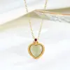 Collar de clavícula de amor simple y exquisito de jade hetiano, de plata esterlina chapada en oro, colgante de amor con incrustaciones de diamantes de moda para mujer
