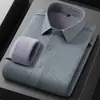 Nueva camisa de algodón y lana para hombre de otoño e invierno, camisa cálida de negocios casual, forrada de polar, engrosada, a prueba de frío, de manga larga para hombre