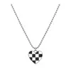 Tablero de ajedrez blanco y negro Cuadros amor collar cuadrado Cuadros amor tablero de ajedrez cuadros doble color corazón de melocotón cadena de suéter hip hop