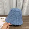 Sombrero de Pescador de Punto Coreano al por Mayor 2026 Nuevo Patrón de Diamantes Dulces para Mujer Otoño Invierno Cálido Sombrero Cubo Perezoso de Moda