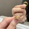 Anillo del Caballo Dorado del Mismo Zodiaco del Libro Rojo para Mujer, Anillo de Dedo Índice Casual y Versátil de Caballo de Madera Pequeño, Anillo Único