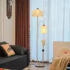 Luminária de Chão Francesa Sala de Estar Quarto Atmosfera Creme Estilo Retrô Decoração de Sofá Luminária de Mesa de Cabeceira Vintage Dimerização Contínua de Três Cores