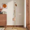 Perchero de pie para dormitorio, un estante de almacenamiento de lujo y simple que ahorra espacio y sirve como tendedero