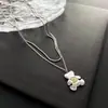 Collar de amor hueco de acero de titanio resistente a la decoloración para mujer, colgante de amor con diseño de nicho de lujo ligero, cadena de clavícula de temperamento versátil