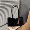 Bolso grande de alta costura vintage para mujer, nuevo bolso de hombro texturizado de nicho para principios de otoño de 2026, bolso simple de axila