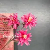 Flores Artificiais com 3 Crisântemos Grande Garra de Caranguejo para Decorações de Casamento, Arranjos Florais, Exibições no Chão, Crisântemos de Beleza, Decorações de Hotel, Crisântemos Garra de Caranguejo